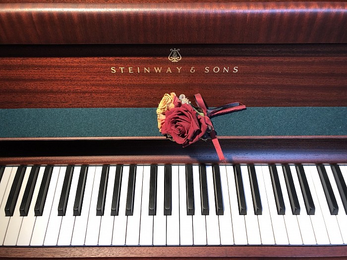 ジョンレノンが愛したスタインウェイZ114でピアノレッスン